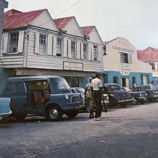 The photo below shows the store owned by Stephen R. Mendes before the area’s development into Redcliffe Quay.