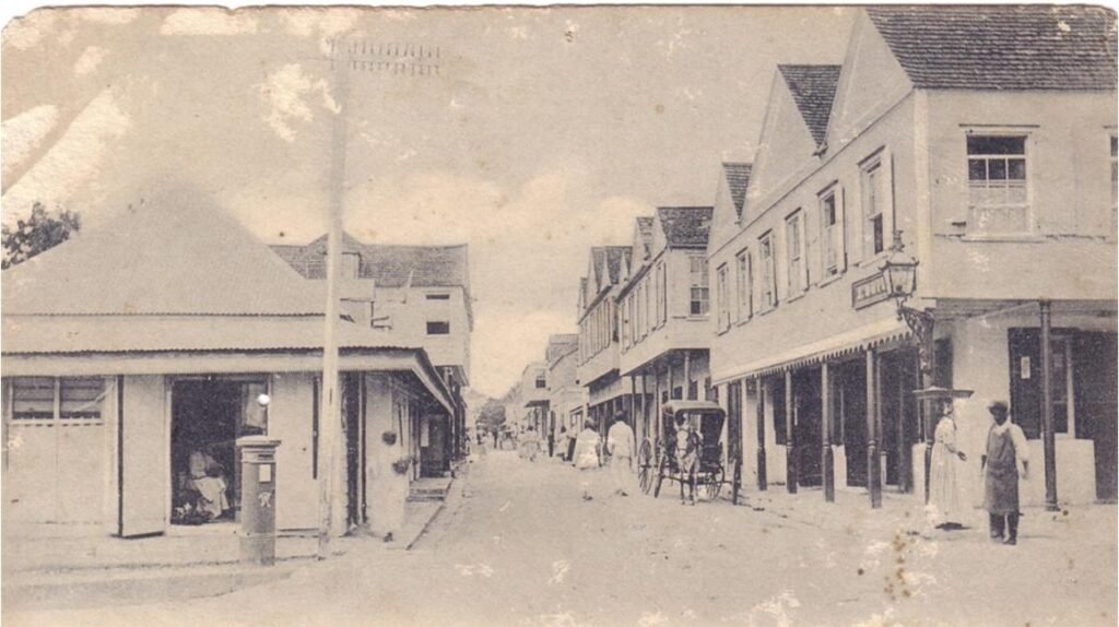 The original building (shown on the right in the picture below) was torn down to build Piggot’s Mall, which is still there. Note that this picture is looking south on Market Street.